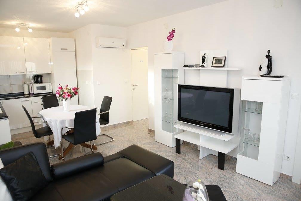 Apartments Simic Vodice Buitenkant foto